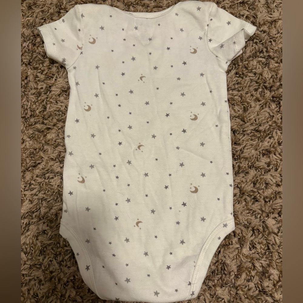 Neutral Onesie Bundle - 9mon - Picture 5 of 8